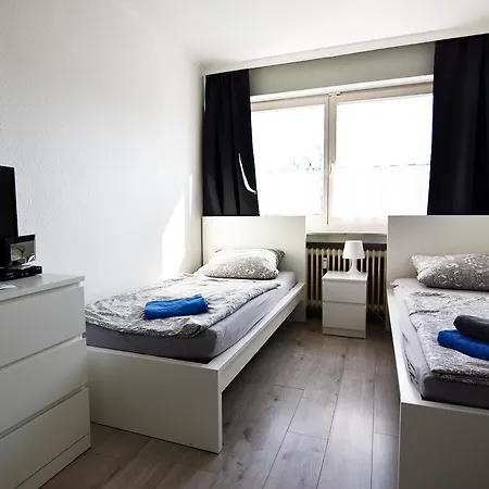 Easy Work And Apartment